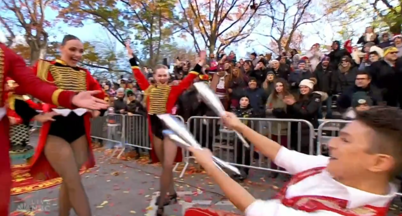 Big Apple Circus graces parade route