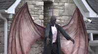 NFL player brings 'Jeepers Creepers' to life in Halloween display