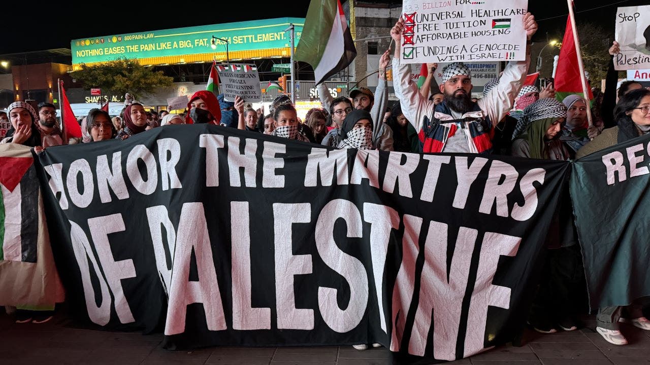 New York pro-Palestinian protesters climb on US mail truck, chant for Israel's destruction in Brooklyn march