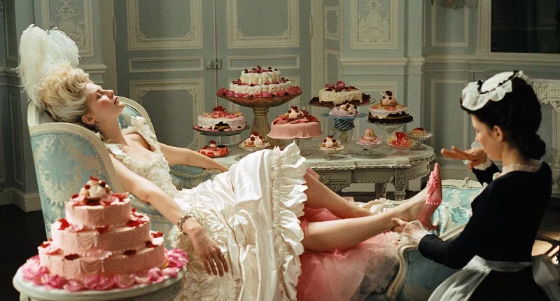 New book tells how Marie Antoinette didn't say 'let them eat cake'