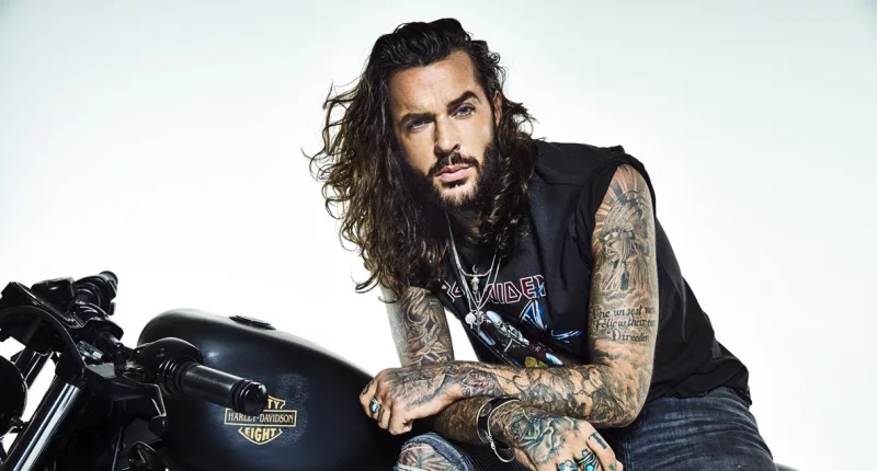 Pete Wicks Siblings