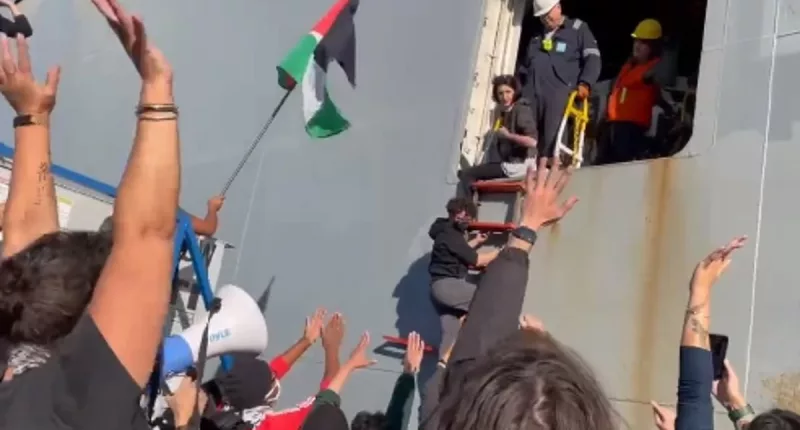 Pro-Palestine protestors block US ship 'sending weapons to Israel'