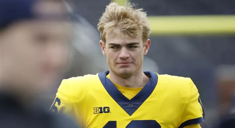 QB Davis Warren Parents: Jeff And Terri Warren