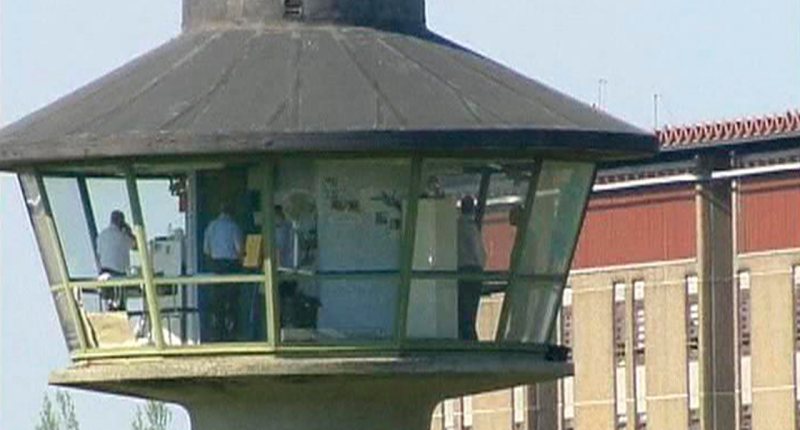 Sex-crazed prison guards held jacuzzi orgies; 1 refused to work before intercourse: report