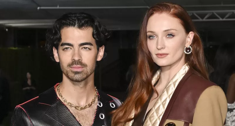 Sophie Turner 'shares a raunchy kiss with bachelor Peregrine Pearson'
