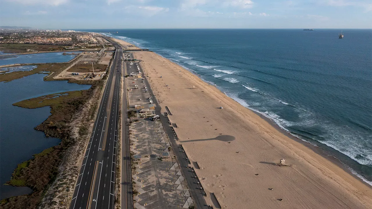 Sunset Beach closed briefly Sunday after shark sighting