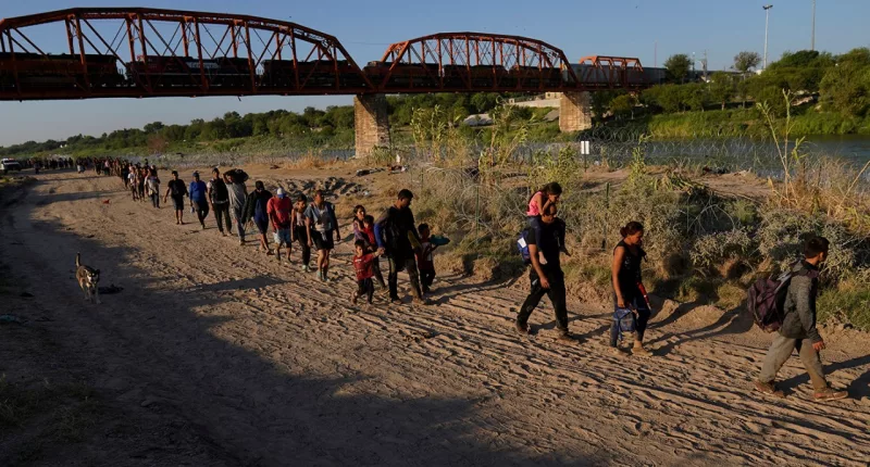 Texas Senate votes on bill allowing migrant arrests for illegal crossings