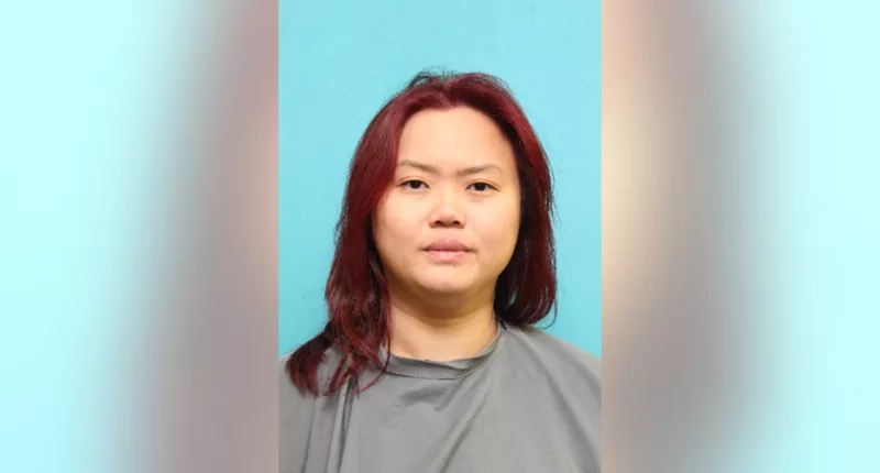 Texas mom accused of stabbing husband, driving car into pond with her kids inside: police