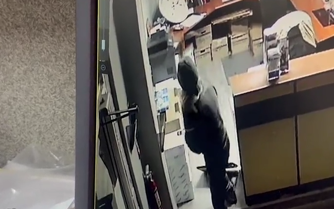 Thieves break in California auto dealership, $100K worth of cars stolen