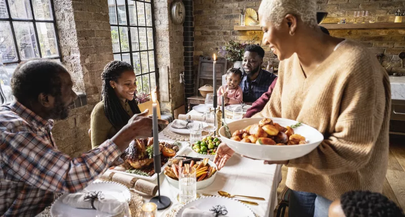Visiting Your Family This Holiday Season? Learn How To Navigate Tough Topics and Diffuse Family Fights, From Psychologists and Therapists