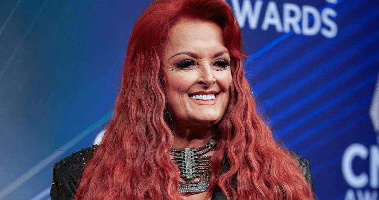 What Was Wrong With Wynonna Judd At CMM Awards?