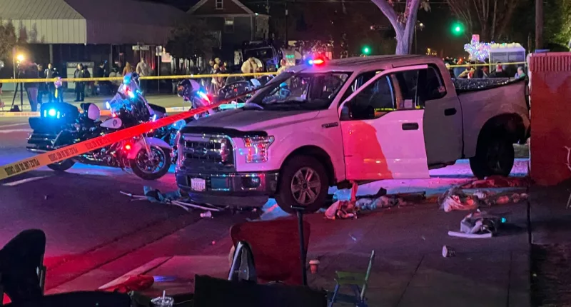 3 injured after driver plows into Calif. Christmas parade crowd