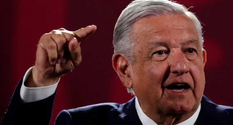 AMLO announces 20% hike in Mexico's minimum wage