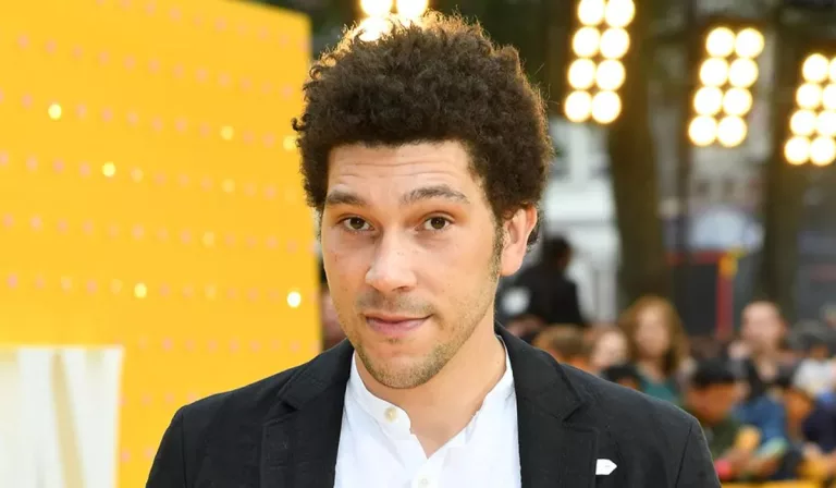 Bank Of Dave Joel Fry Brother: Does He Have Any? Siblings