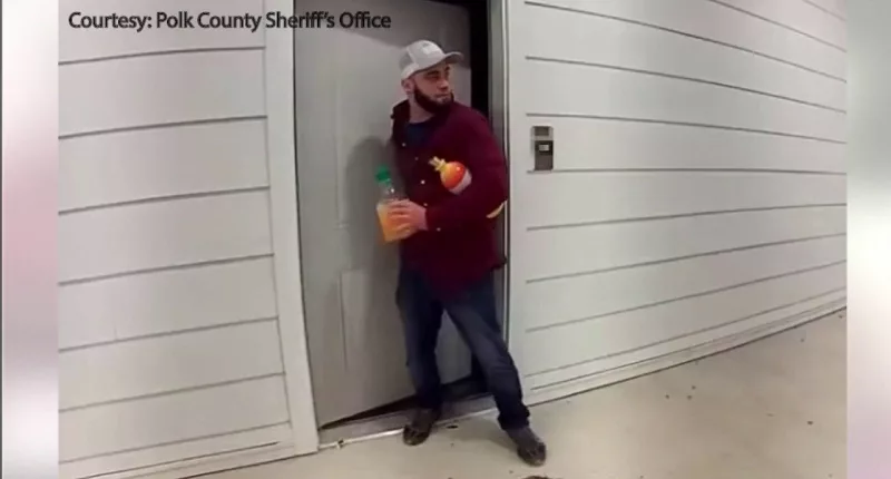 Booze bandit: Florida man caught on video stealing 'screwdriver' ingredients from an apartment
