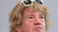 Does Robin Askwith Wear A Wig