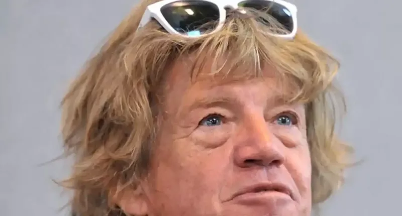 Does Robin Askwith Wear A Wig
