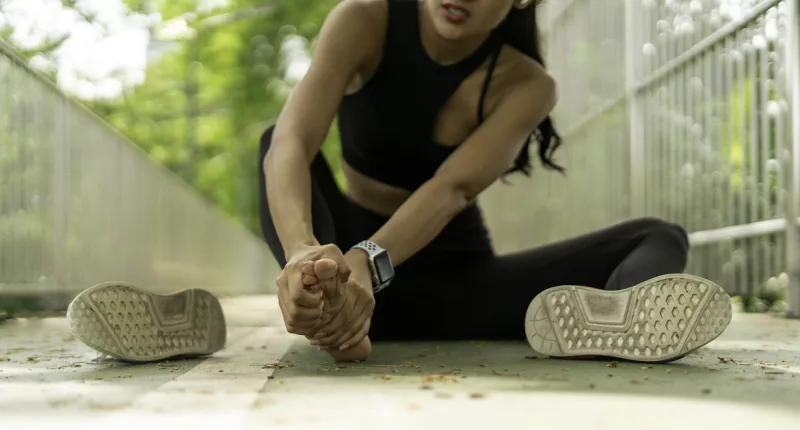 I Ran 500+ Miles Training for a Marathon, and This Podiatrist-Approved Foot Massager Got Me Through Each and Every One of ’Em Pain-Free