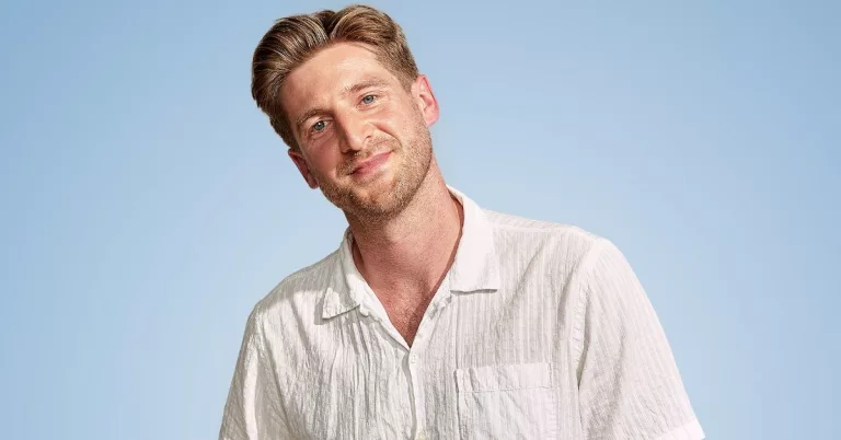 Is Tom Stourton Gay Or Does He Have A Girlfriend?