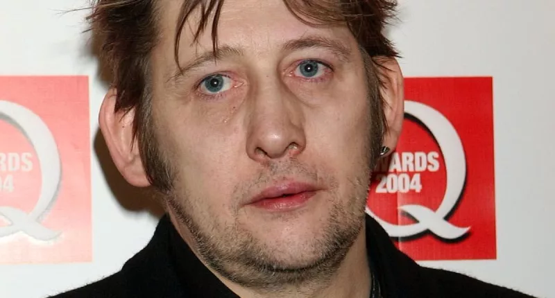 Mourners line the streets for Pogues' star Shane MacGowan's funeral