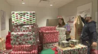 Mr. Claus pays early visit to local children's hospital