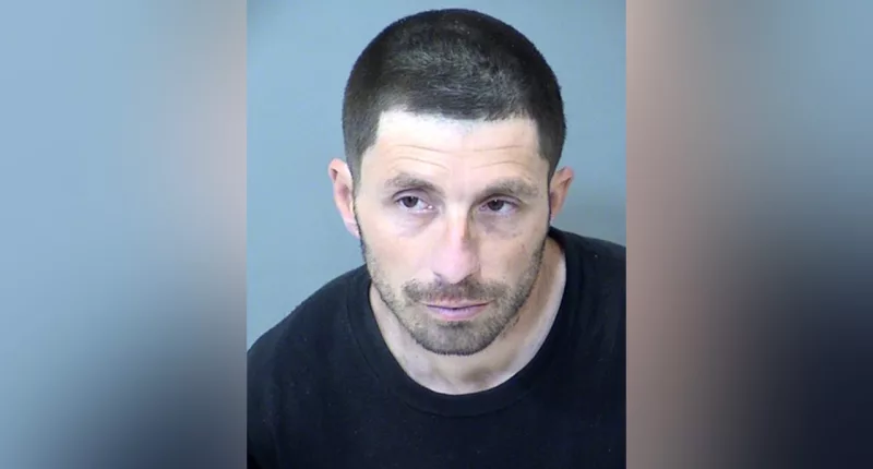Phoenix man arrested after allegedly pointing laser at aircraft: police