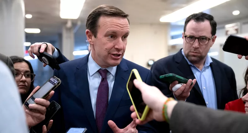 Progressives heap pressure on Democrats as border talks pause