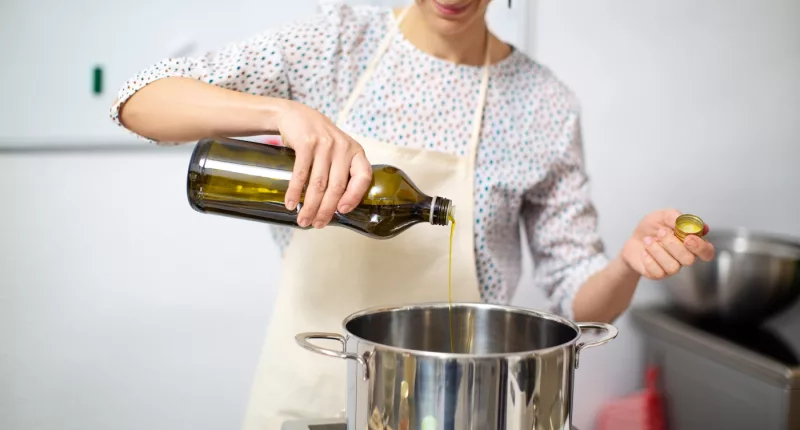 RDs Want To Debunk These 4 Myths About Seed Oils and Inflammation