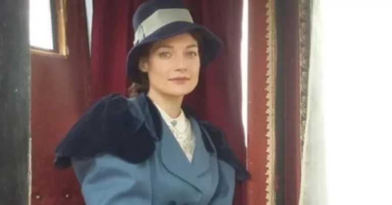Stella Stocker Age And Wikipedia: How Old Is Actress? Family