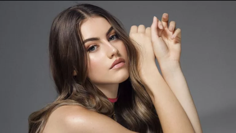 Stephanie Gil Religion: Is She Christian Or Jewish? Origin