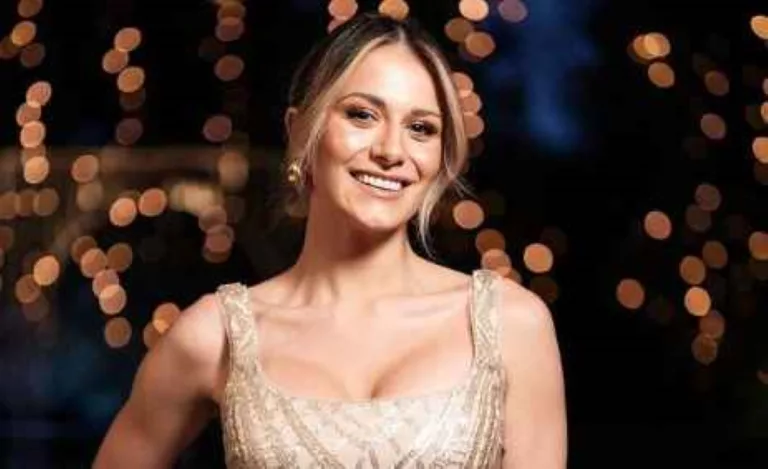 The Bachelor Australia Caitlin Allan Wikipedia Job