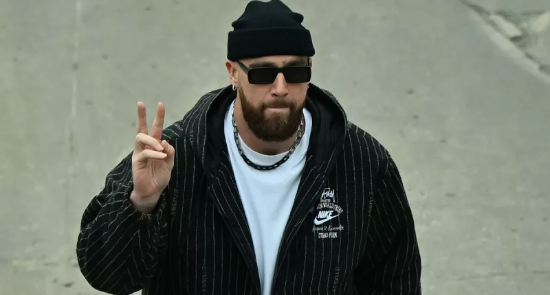 Travis Kelce arrives for Chiefs' vital New Year's Eve game vs Bengals