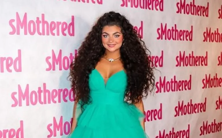 sMothered Gabriella Vigorito Sister Lauren And Sophia