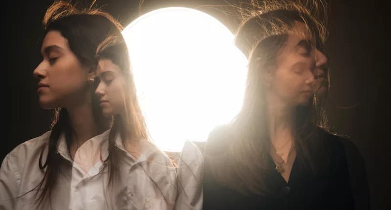 6 Secret Signs Someone Is Thinking of You, According to an Intuitive Psychic