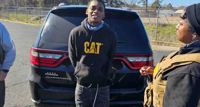 Arkansas murder suspect who escaped jail through ceiling hole captured days after fellow escapee caught