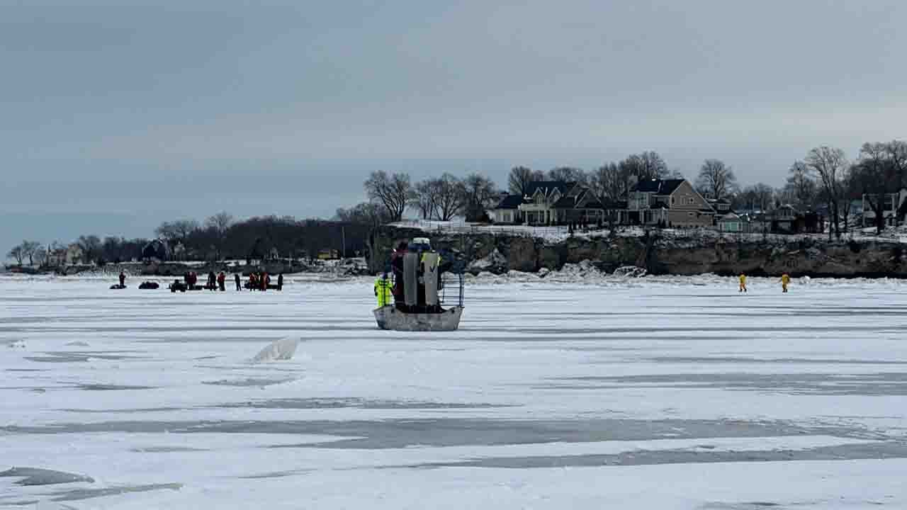 Coast Guard rescues 20 fishermen stranded on Lake Erie ice floe