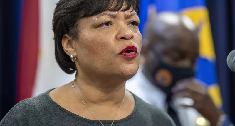 Dem mayor faces FBI probe over cozy relationship with bodyguard