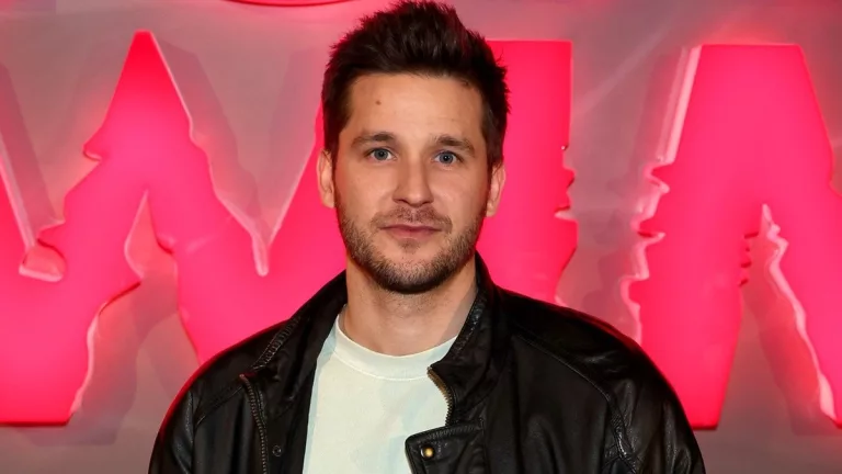 Devon Werkheiser Pareja: Is He Married In 2024?