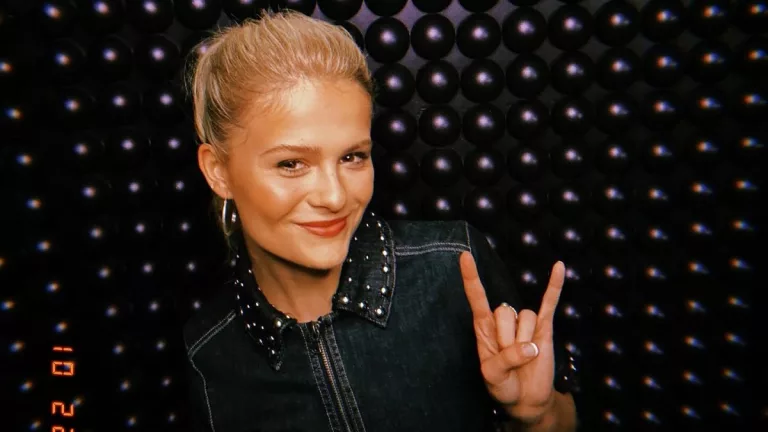 Does Darci Lynne Have Cancer? Illness And Health 2024