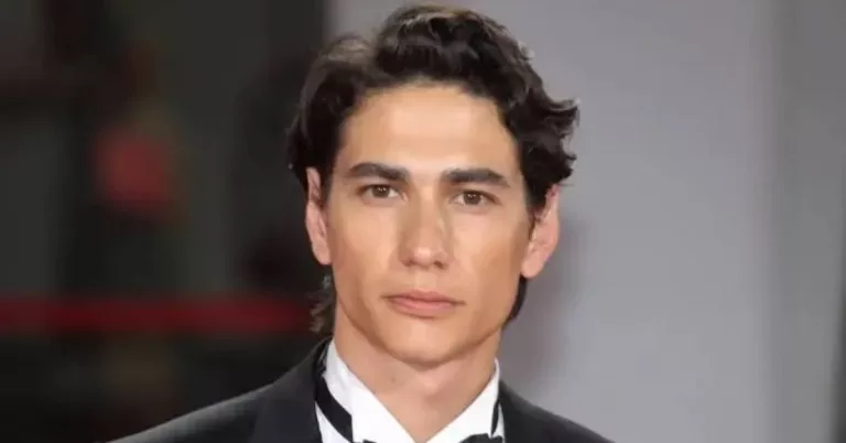Enzo Vogrincic Girlfriend: Who Is He Dating? Age Height & Wikipedia
