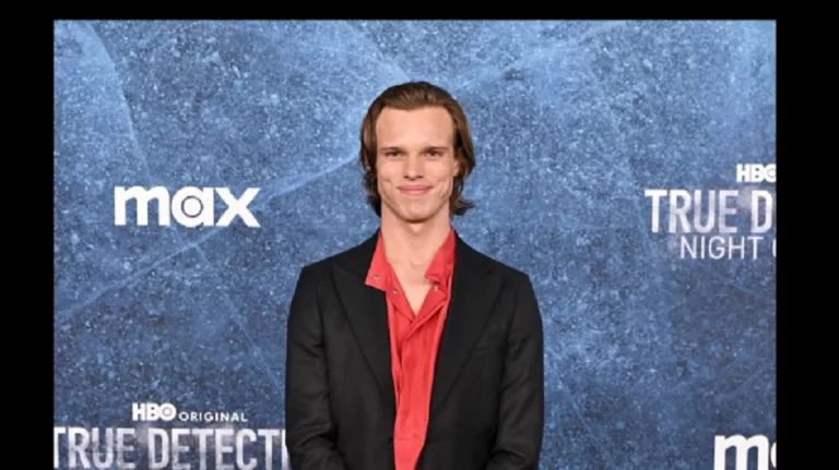 Finn Bennett Height: How Tall Is He? Age And Wikipedia