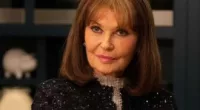 Has Stephanie Beacham had Plastic Surgery? Who is Stephanie Beacham ?