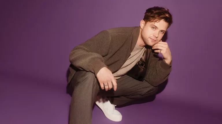 Is Leo Woodall Gay? Sexuality Partner And Relationship
