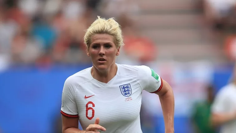 Is Millie Bright Gay Or Straight? Partner Age And Wiki