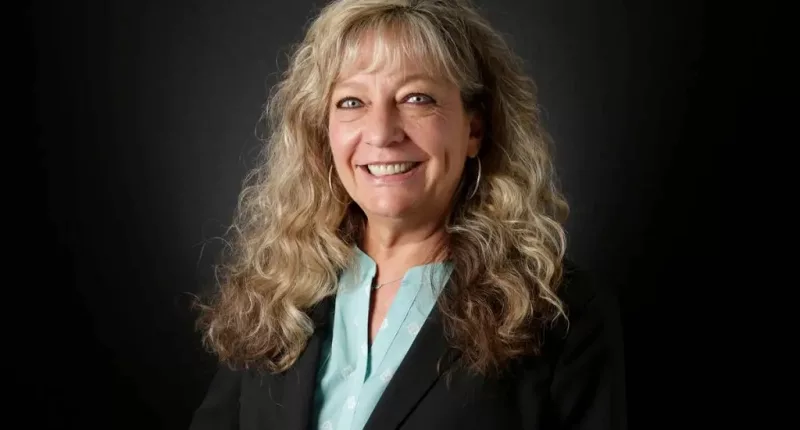 Mary Kay Holthus Age