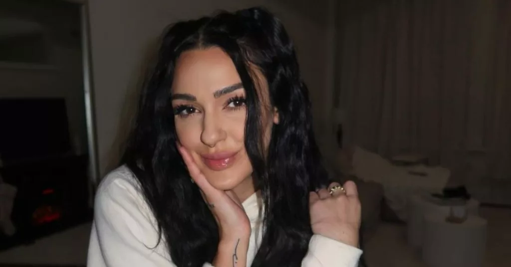 Lauren Hollinger age