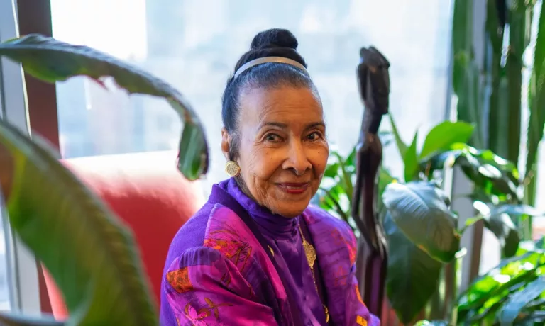 Who Is Xernona Clayton Twin Sister Xenobia? Parents And Age