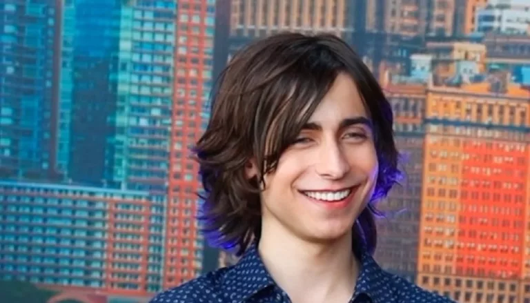 Aidan Gallagher Siblings: Does He Have A Twin?