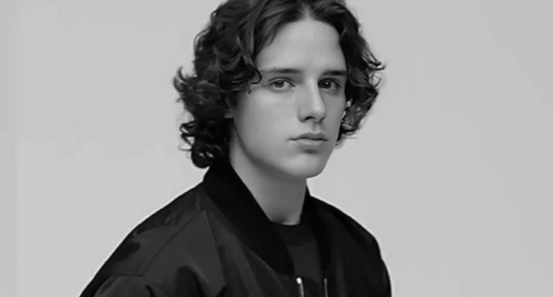 How Tall Is Harry Collett