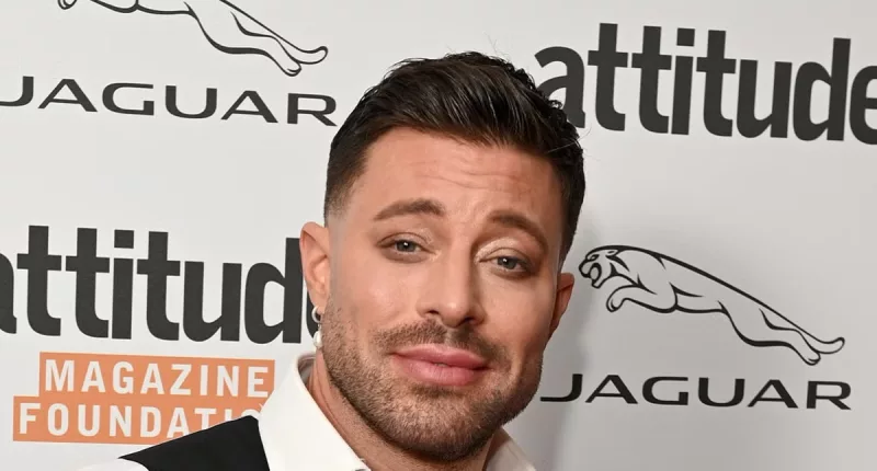 Is Duncan From Blue Gay